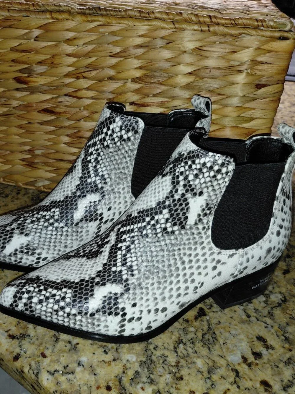 BLONDO Emelia Ankle Black White Snakeskin Waterproof Chelsea Ankle Boots 7.5M